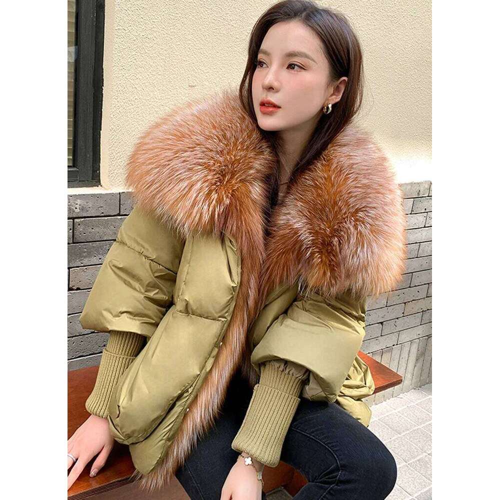 New Winter Jacket White Duck Down Coat With Knit Sleeve Fashion Women Coats Super Large Real Fur Collar 250806