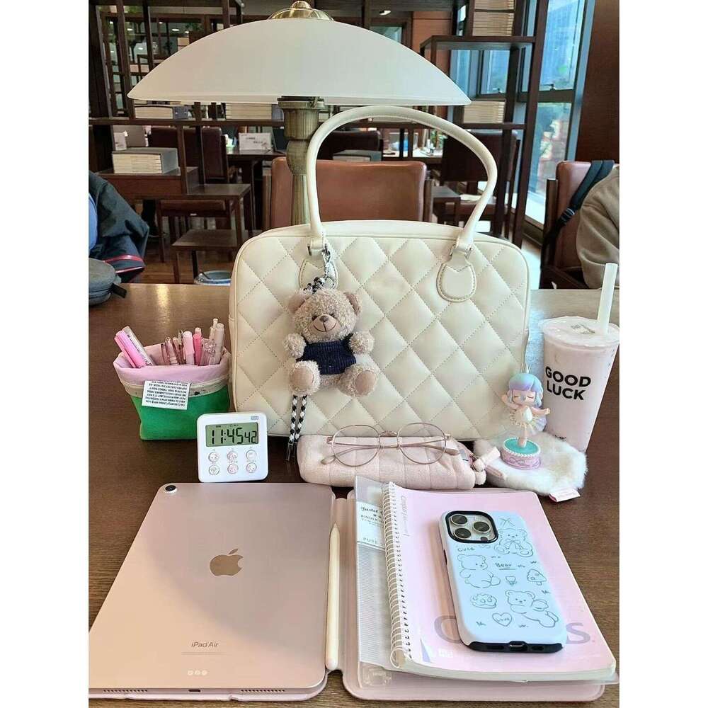 Designer Bag Tote Shoulder Bag Waffle Quilted Toast For Women Niche Design Commuter Boston Versatile High End Feel Single Tote