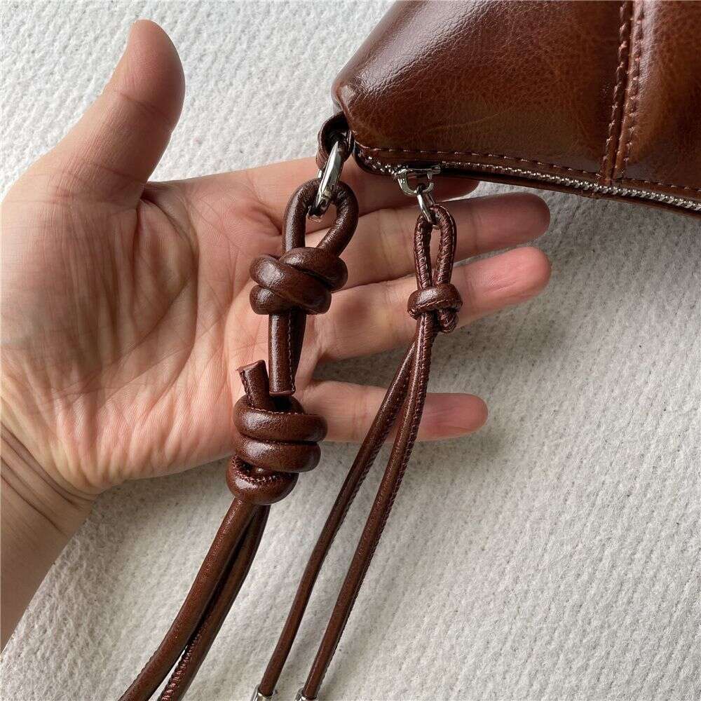 Designer Bag Tote Shoulder Bag New High Grade Oil Wax Cowhide Horn Versatile Crossbody Niche Dumpling