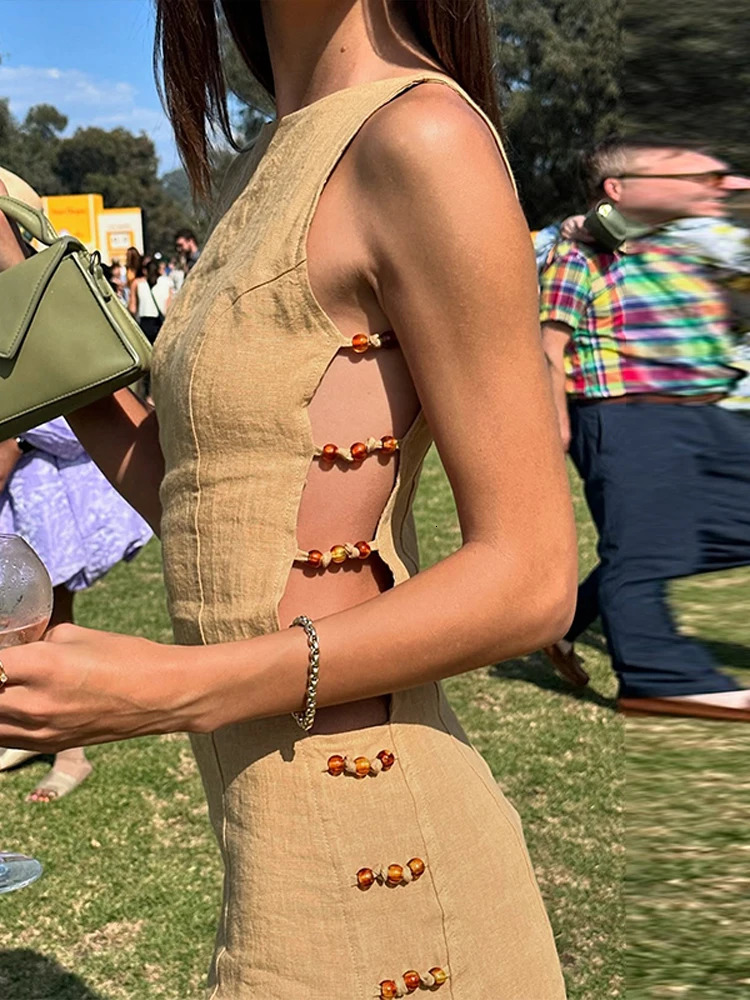 2025 Chic Side Hollow Bead Mini Dress Women Sexy Solid Sleeveless O-neck Slim Party Dresses Lady Retro Casual Streetwear 250804