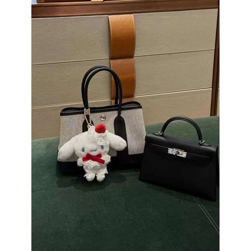 Designer Bag Tote Shoulder Bag New Color Block Canvas Garden For Women Commuter Versatile Tote Large Capacity Casual Niche Handbag