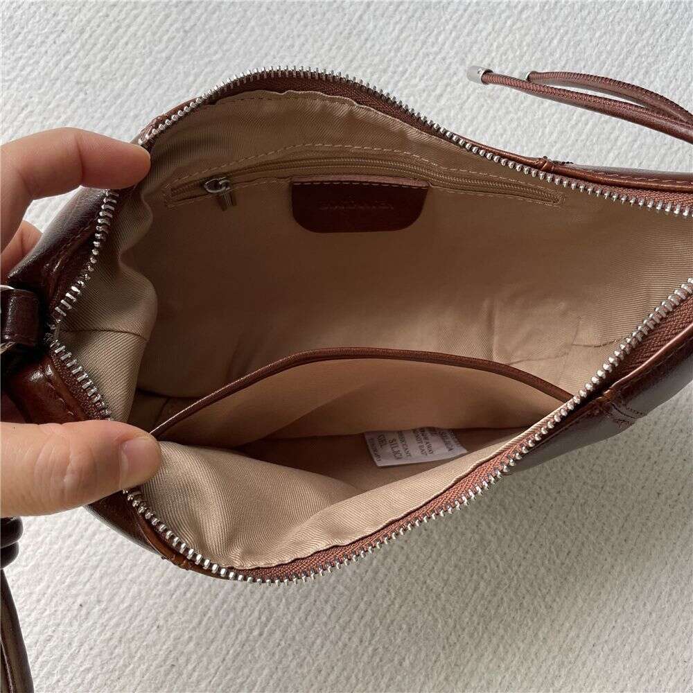 Designer Bag Tote Shoulder Bag New High Grade Oil Wax Cowhide Horn Versatile Crossbody Niche Dumpling