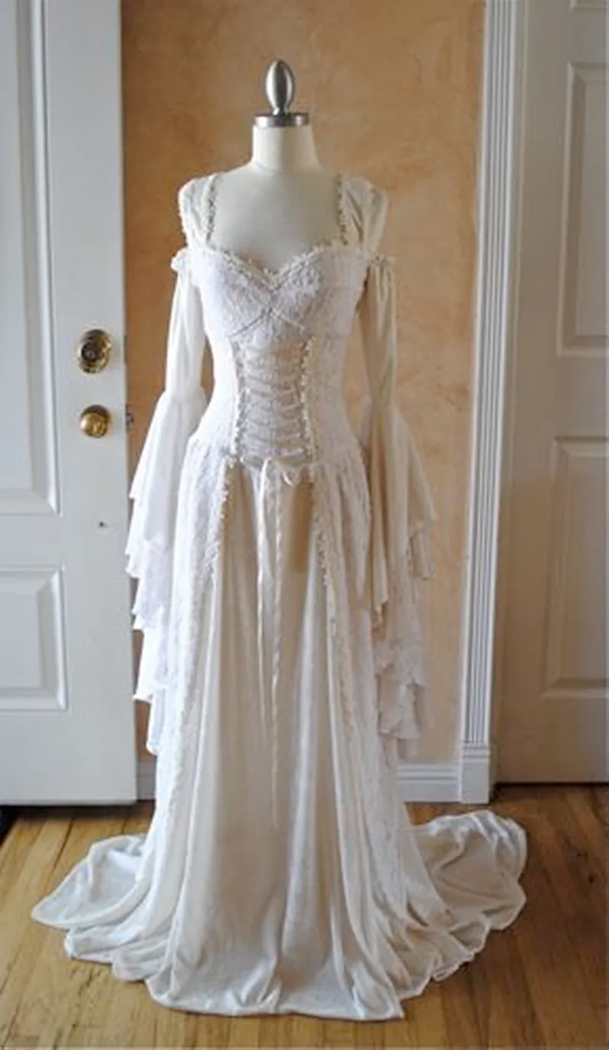 Medieval Lace A Line Wedding Dresses For Women 2025 Flare Long Sleeves Vintage Renaissance Cletic Bridal Gowns Corset Plus Size Bride Dress