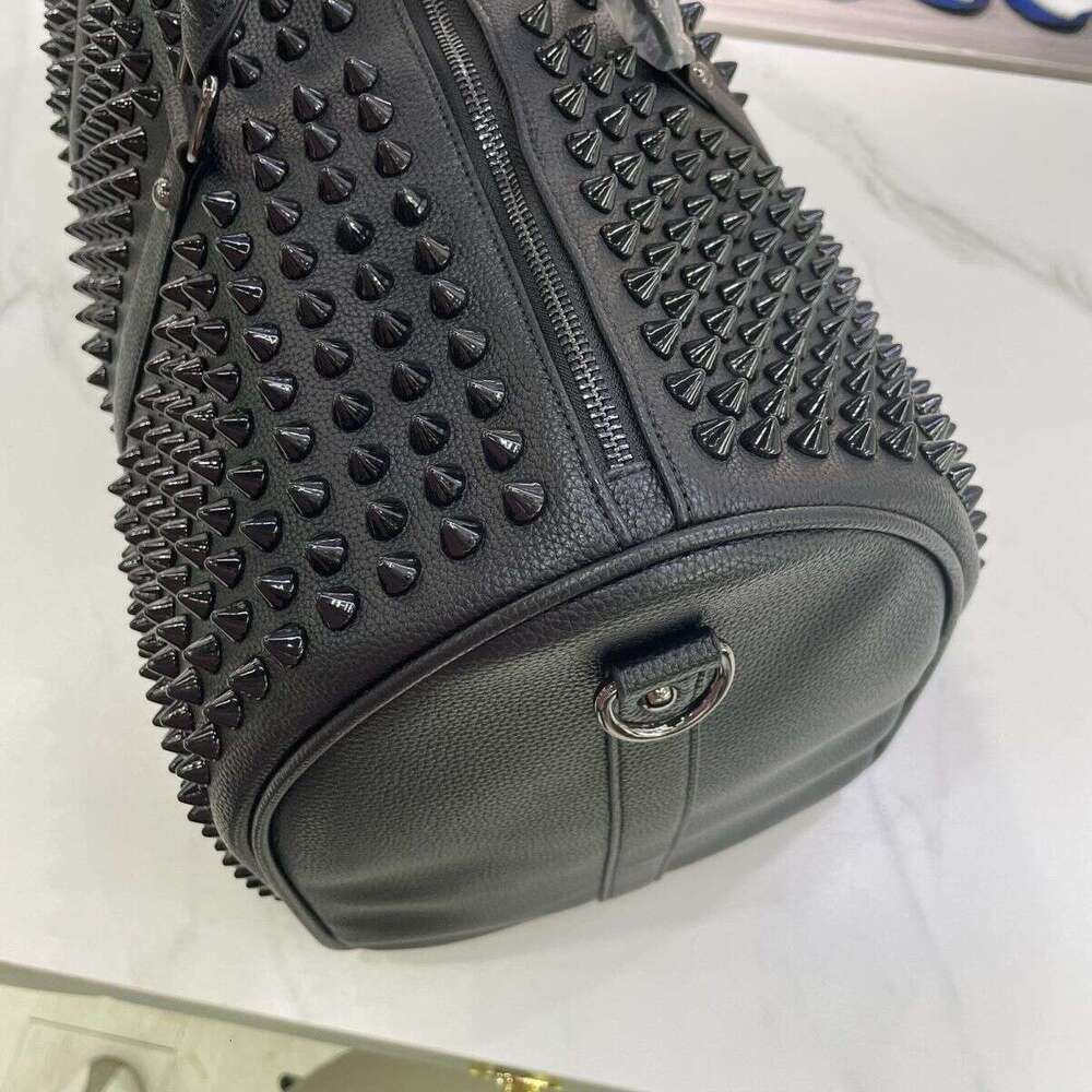 Designer Bag Tote Shoulder Bag Genuine Leather Texture Handbag Personality Rivet Crossbody Large Capacity Travel Short Trip Luggage Unisex