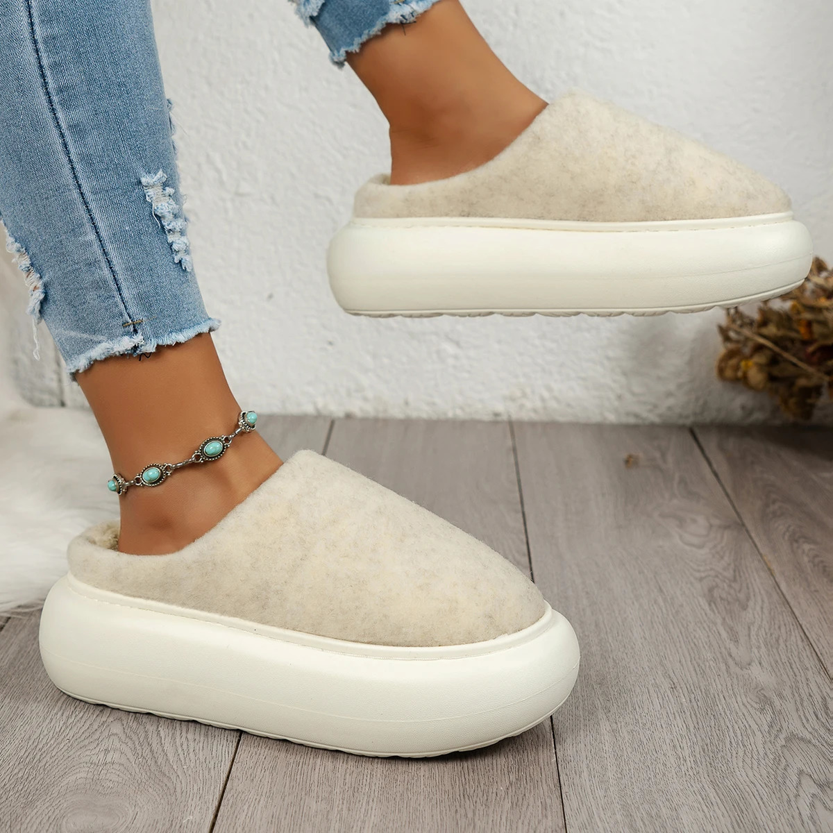 Womens Winter Solid Color Casual Comfortable Anti-slip Warm Plush Slippers Cover Toe Slip-On Home Slippers 250731