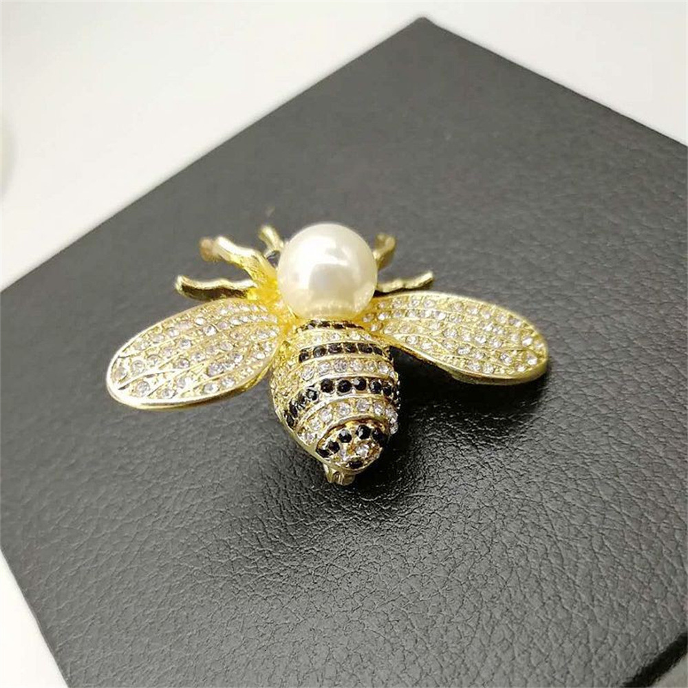 Little Bee Women's Brooch Free Shipping Designer Luxurious Full Diamond Temperament Chest Flower Simple Pearl Pin Fashion Accessory