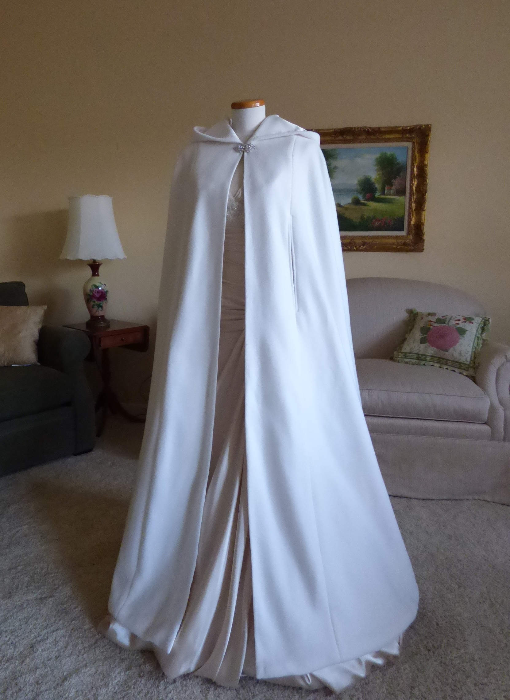 Long Wedding Bridal Cloak Shawl Hooded Bridal Cover Up Wedding Outerwear Party Costume Customized