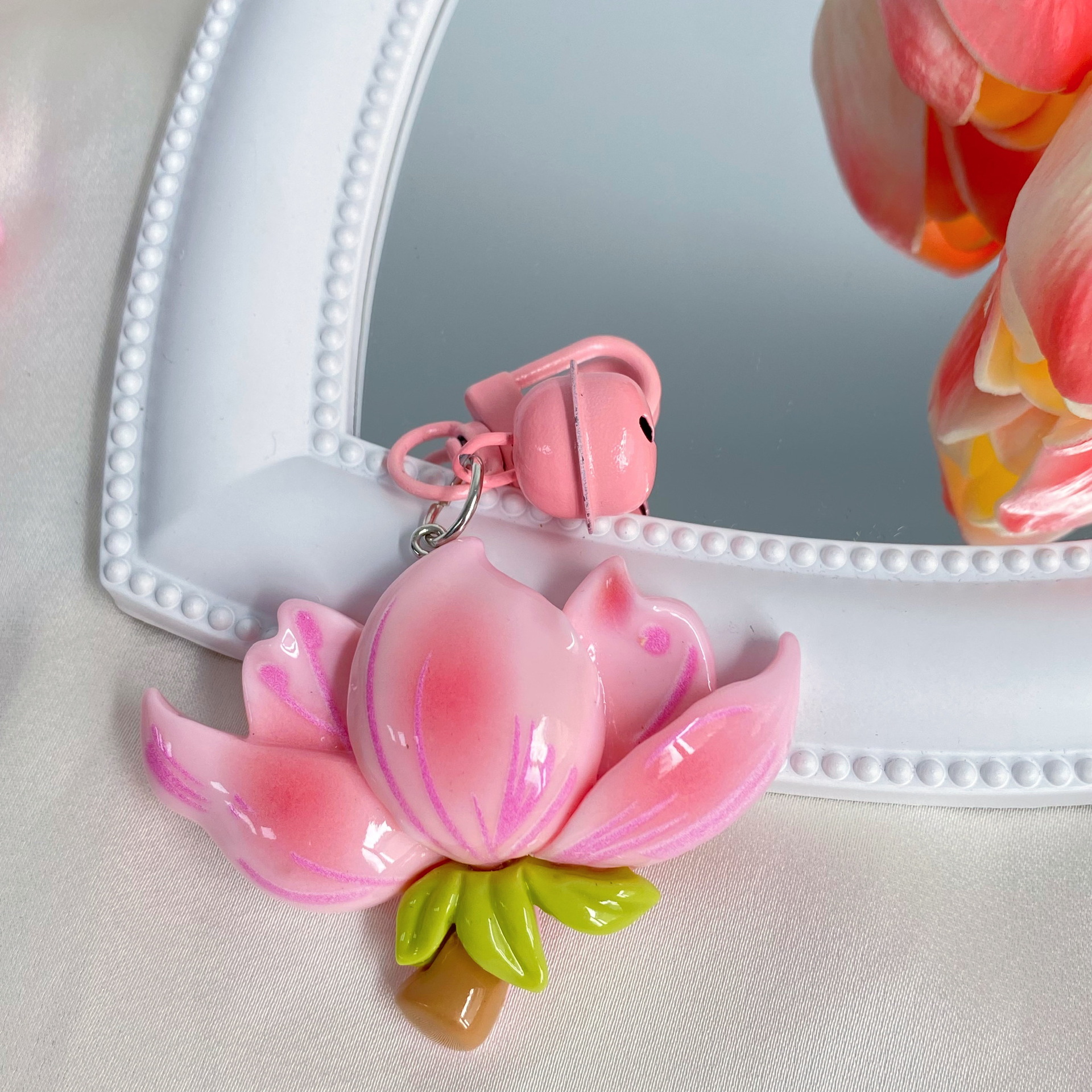 Peach blossoms bloom with bells keychains cute floral pendants girlish hearts backpacks accessories gifts for girlfriends and accessories a wide range