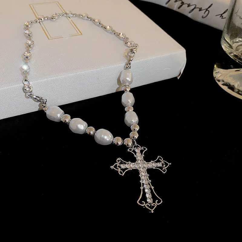 2022 Trendy Pearl Cross Pendant Necklace Hip Hop Retro Men Women Religious Jewelry Boys Girls Anniversary Party Birthday Gifts Y250805