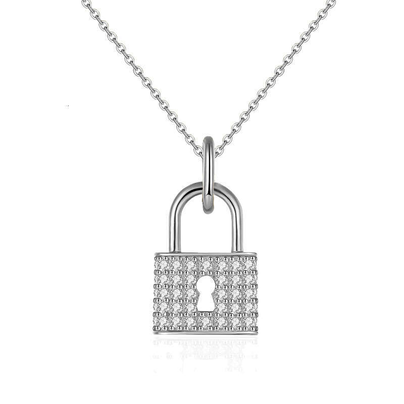 Iced Out VVS Personalized Micro Paved Full Moissanite Heart Lock Pendant Necklace Niche Design Simple Key Clavicle Chain