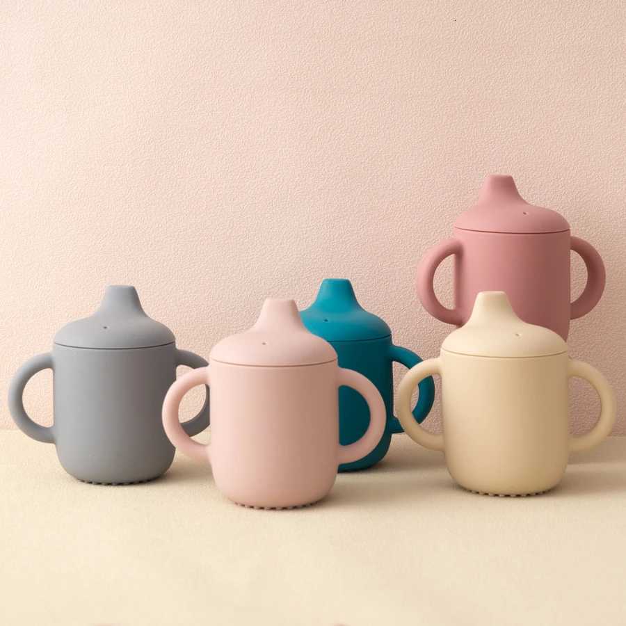 1PC Silicone Baby Cup Portable Water Bottle With Double Handle Leakproof Baby Cups Feeding Training Baby Items Baby Tableware X250806