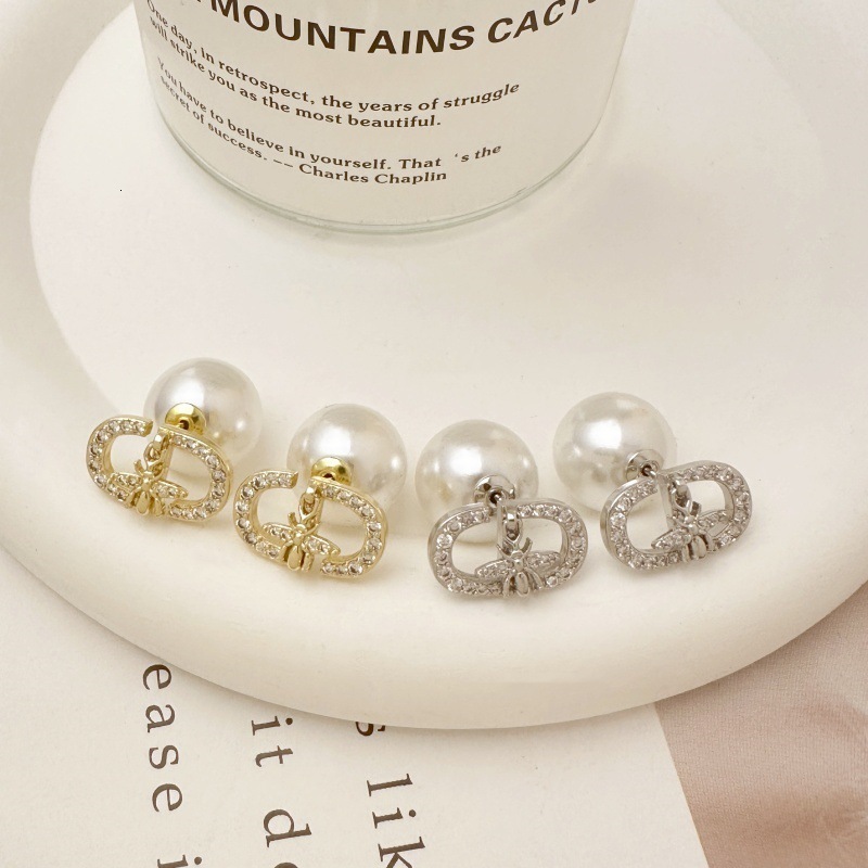 Luxurious Retro Creative Women's Earrings Free Shipping Designer Micro Inlaid Diamonds Bees Pearls Temperament Fashion Ear Accessories