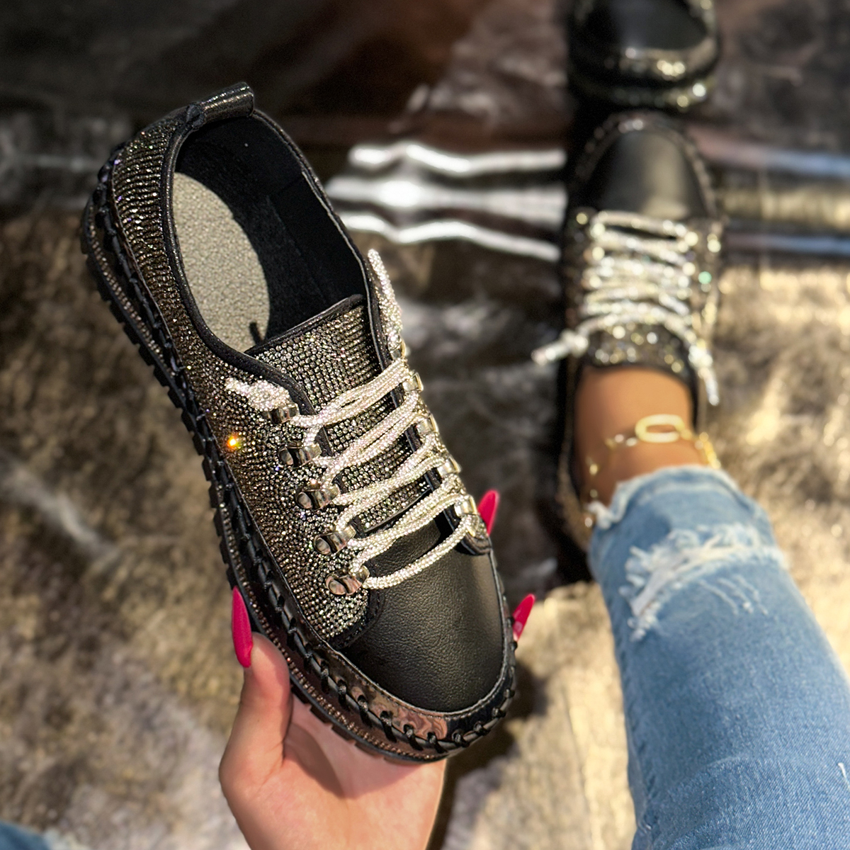 Luxury Women Shoes Summer Women's Flat Shoes Designer Women Sneakers Anti-slip Casual Trainers Femme rhinestone White Shoes Lightweight and non t