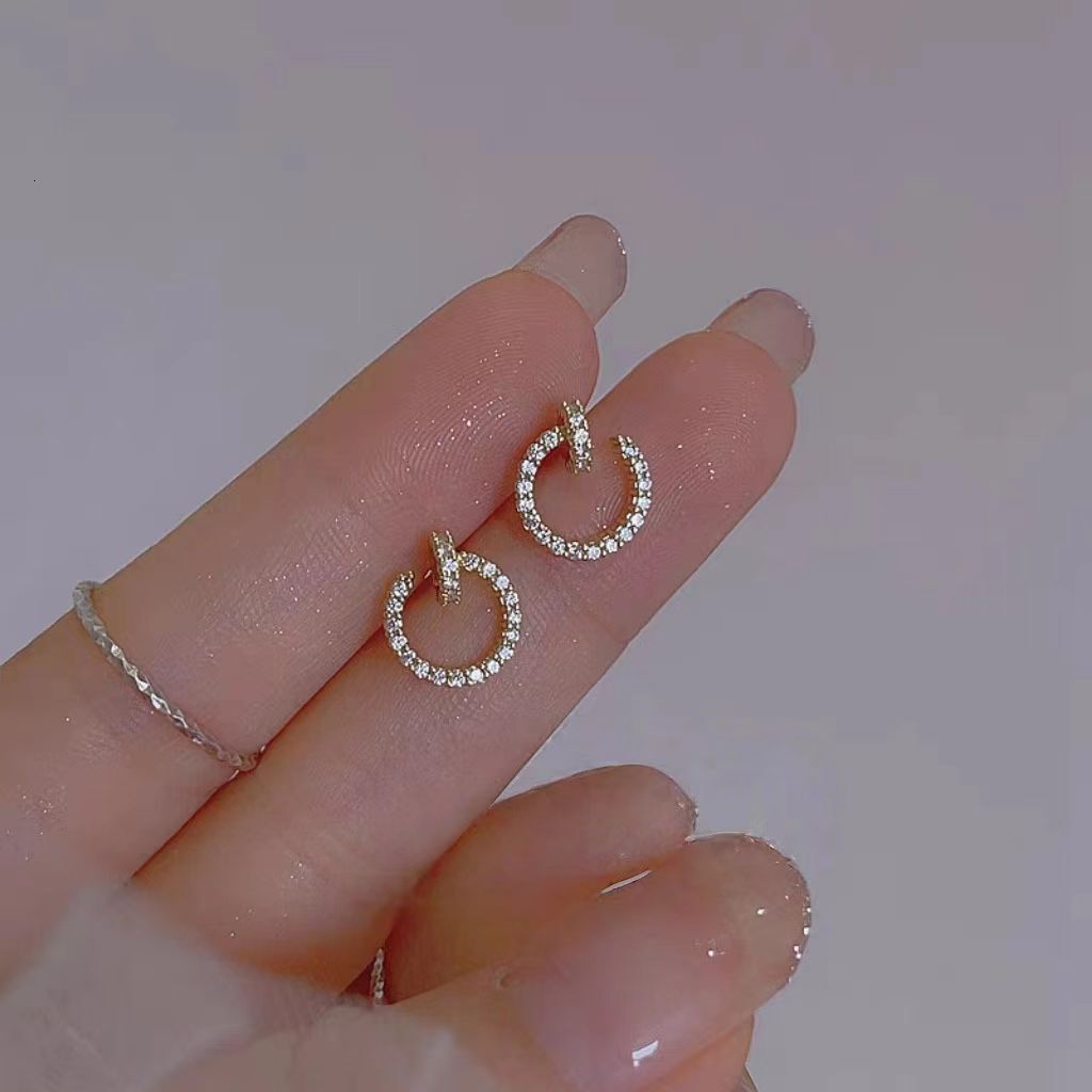 Korean Simple Full Dia Round Stud for Women, Unique Design from Japan and Korea, Everyday Versatile Earrings