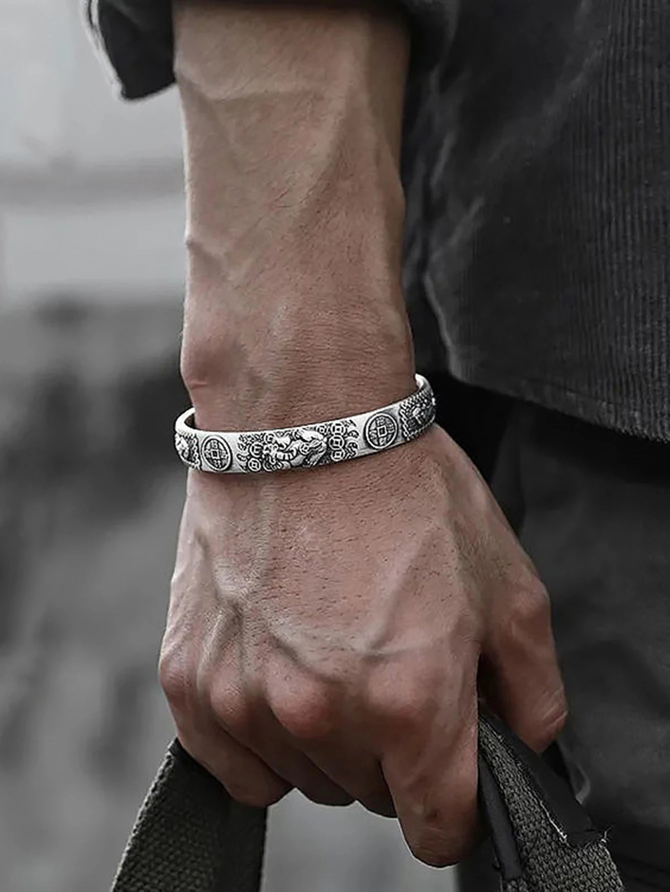 Premium Silver Color Bangles for Men Ethnic Style Vintage Simple and Domineering Opening Jewelry 250805