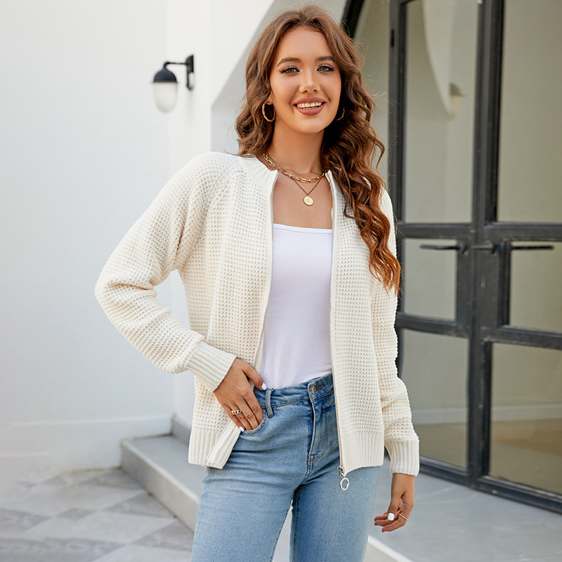 hot Free delivery designer sweater for women Comfortable round neck sweater loose and personalized knitted top