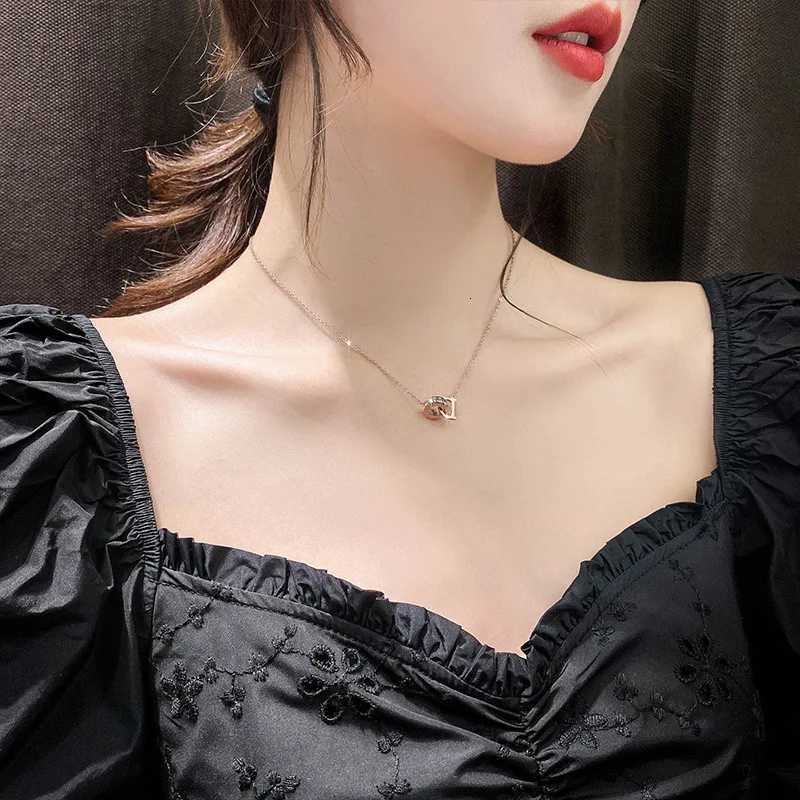 Geometry Love Woman Necklace D Letter Hanging Circle Crystal Pendant Necklace for Women Stainless Steel Jewelry Wholesale Y250805
