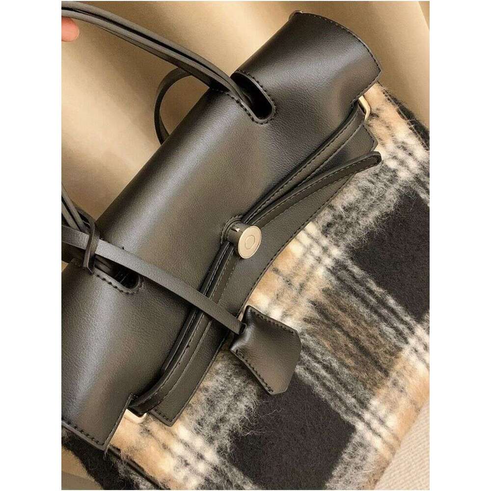 Designer Bag Tote bag Shoulder Bag Large Capacity Plaid Woolen For Women New Autumn Winter Student Commuting Backpack Handheld