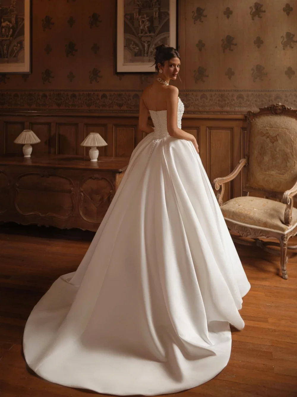 Elegant A Line Women Wedding Dress Sweetheart Neck Sleeveless Backless Bridal Gowns Pearls Beaded Sweep Train Dress Custom Made vestidos de novia