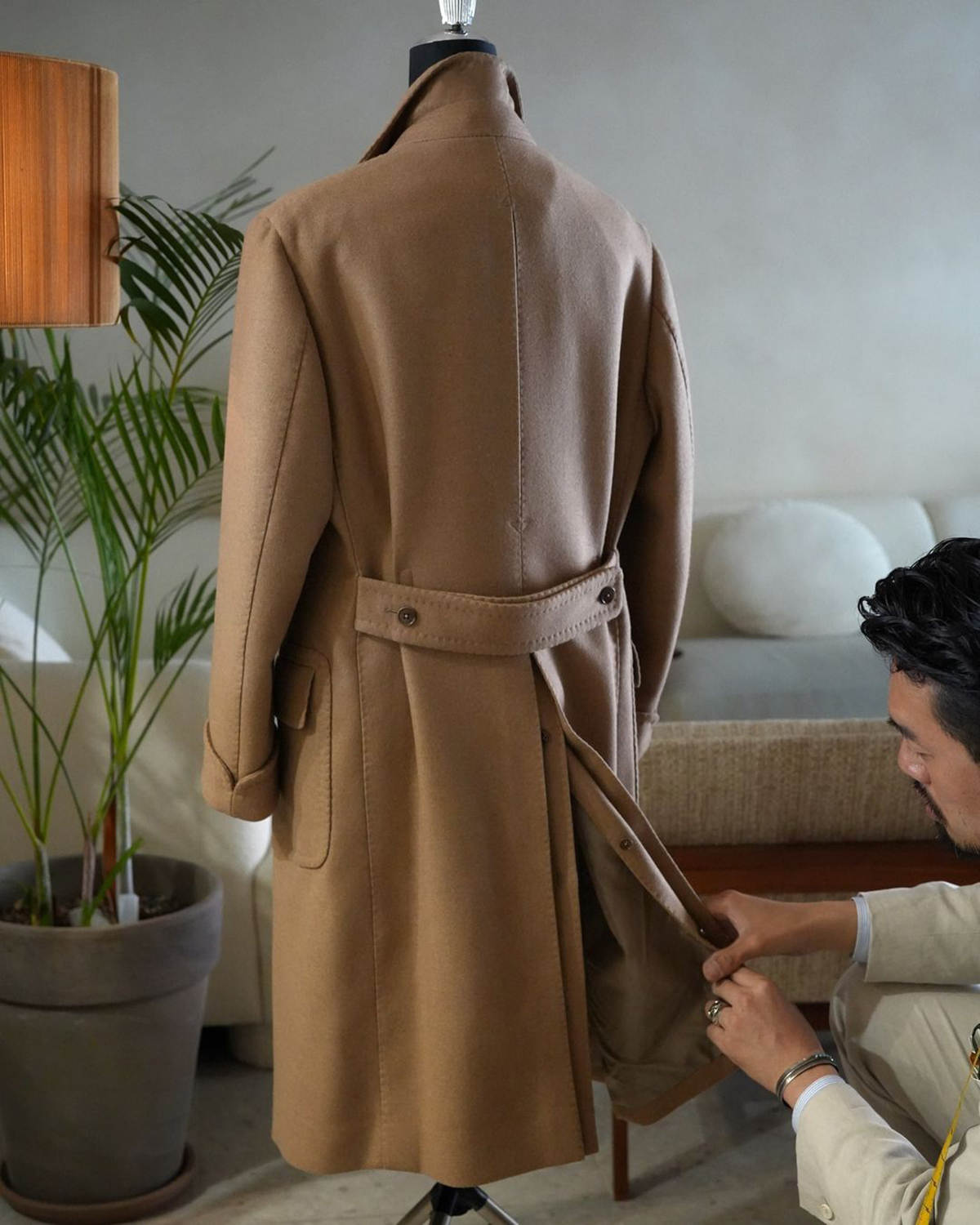 Vintage England Style Men's Overcoat Thick Peaked Lapel Double Breasted Casual Winter Warm Coat Customized