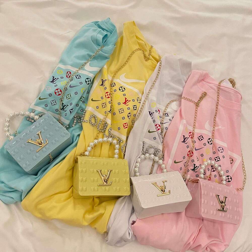 DHcollections 2025 New Pearl Handheld Mini Jelly Quilted Women's Candy Color Small Square Single Shoulder Crossbody Chain Bag