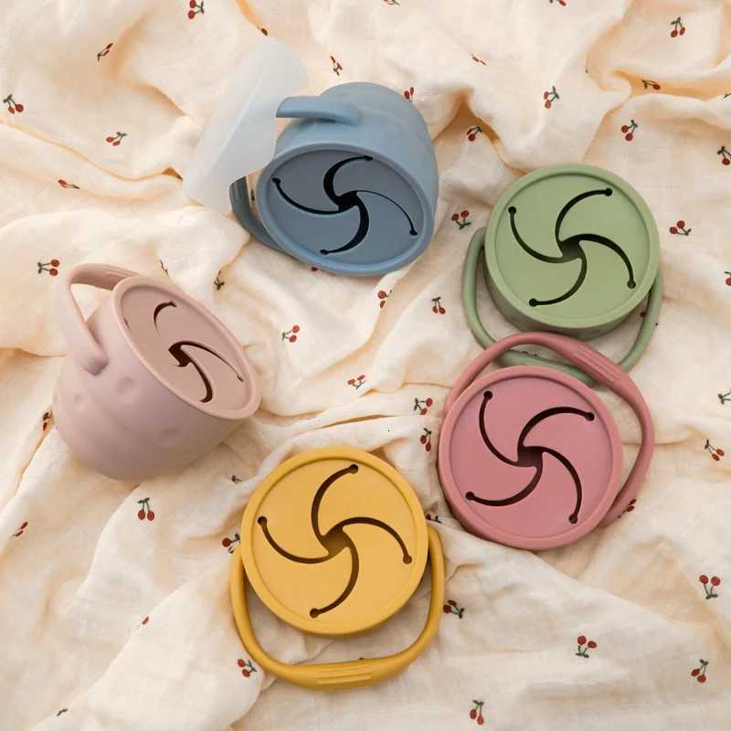 New Design High Quality Silicone Container For Small Items Fashionable Snack Cup Portable Food Cup With Lid Baby Accessories X250806