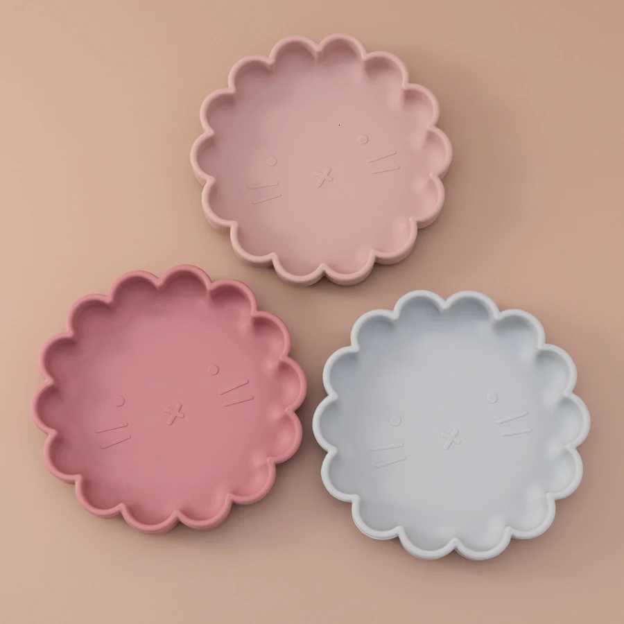 1PC Baby Silicone Dishes BPA Free Cartoon Lion Shape Baby Tableware Suction Baby Plate Non-Slip Lunch Box Pure Color Baby Supplies X250806