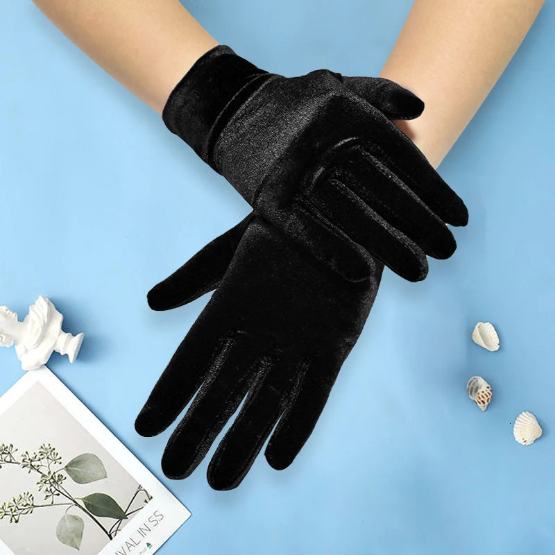 Short Opera Velvet Gloves for Women Flapper Stretchy Wrist Length Banquet Gloves Tea Party Halloween Costume Gloves 250806