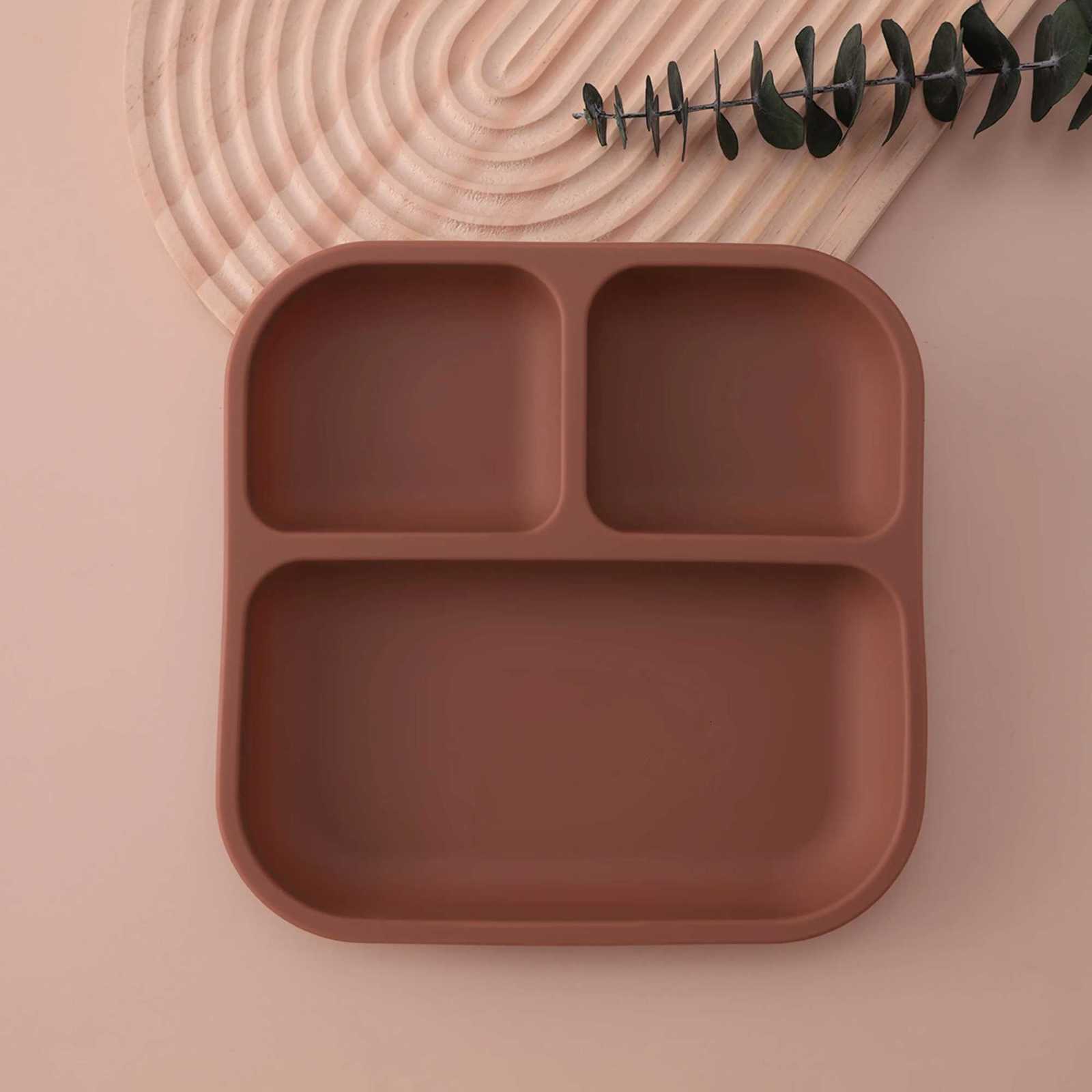 1PCS BPA Free Silicone Divided Plate Square Shape Baby Dishes Plate With Sucker Easy Clean Feeding Bowl Childrens Tableware X250806