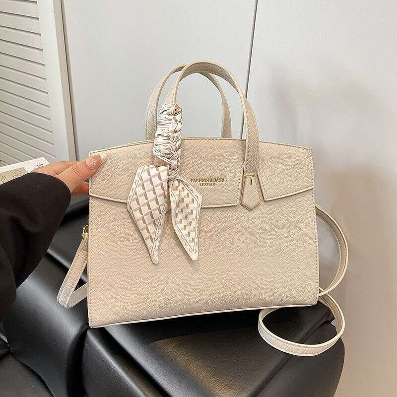 Designer Bag Tote Shoulder Bag Outstanding Temperament PUDFD Princess Diana Fashionable Simple Large Capacity Handbag New Stylish Versatile