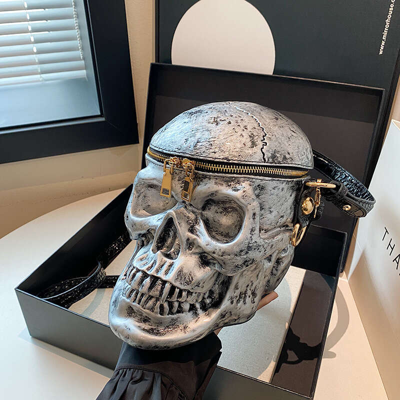 Designer bag 2025 Creative Funny Personality Ghost Head Metal Skull Halloween Crossbody Shoulder Bag for Men and Women