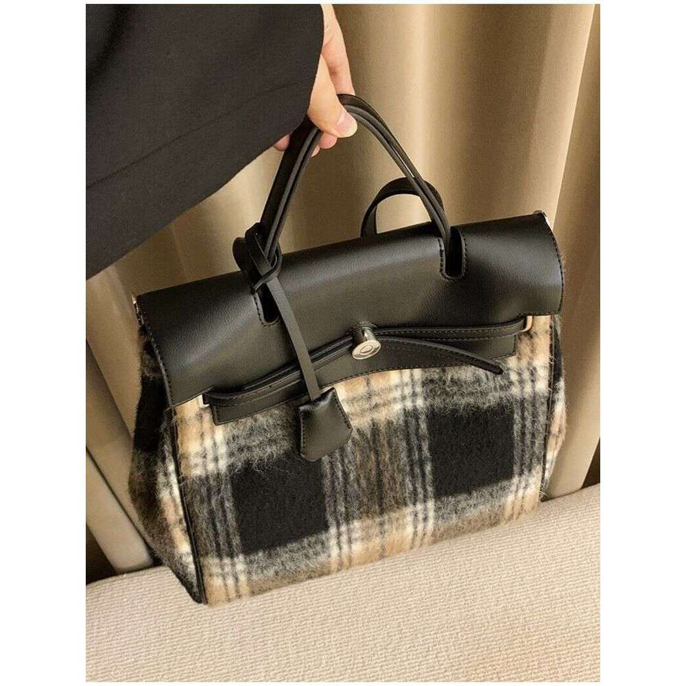 Designer Bag Tote bag Shoulder Bag Large Capacity Plaid Woolen For Women New Autumn Winter Student Commuting Backpack Handheld