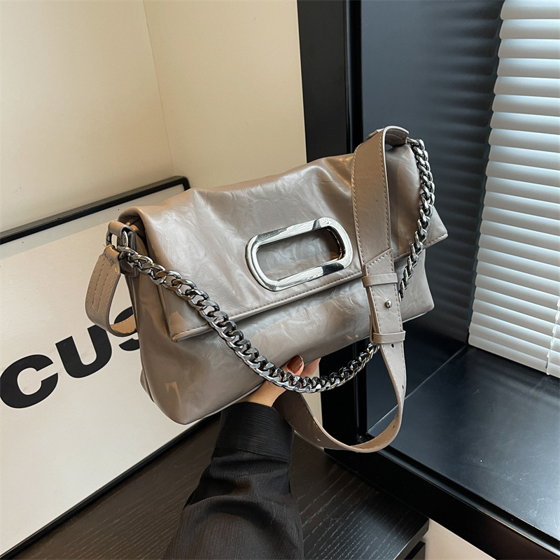 Women's handbag 2025 designer new fashionable retro chain bag large capacity shoulder crossbody bag