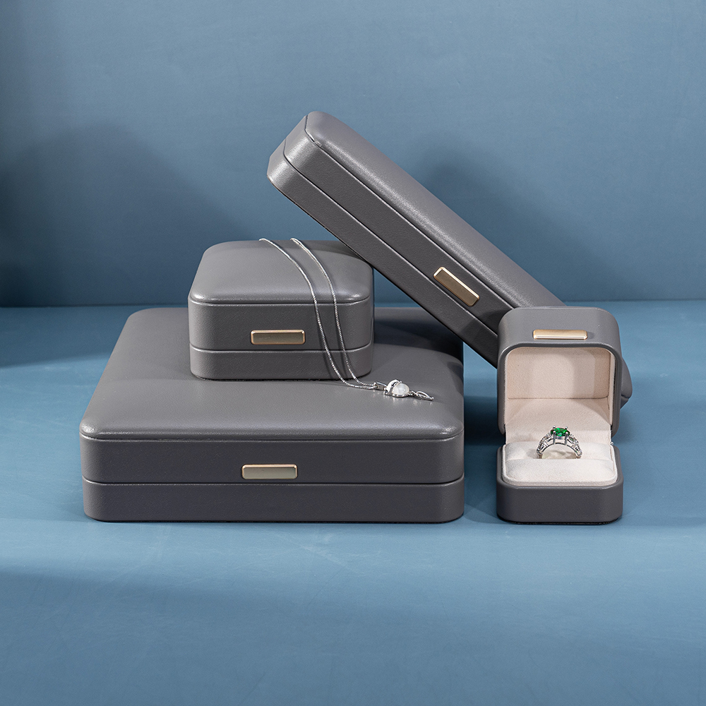 Customizable Stylish PU Leather Case for Accessories Ideal Gifting Solution