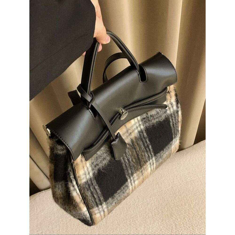 Designer Bag Tote bag Shoulder Bag Large Capacity Plaid Woolen For Women New Autumn Winter Student Commuting Backpack Handheld