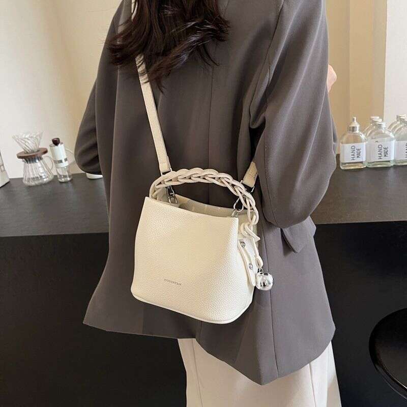Advanced Weaving Handheld Bucket 2024 New Korean Soft Leather Litchi Pattern Large Capacity One Shoulder Crossbody Bag
