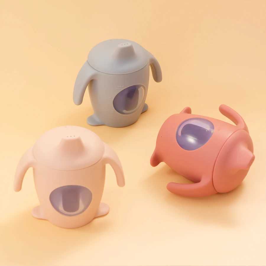 1PC Baby Silicone Sippy Cup Cartoon Penguin Shape Water Bottle Visible Baby Bottles Transparent Cups Portable Baby Tableware X2508061