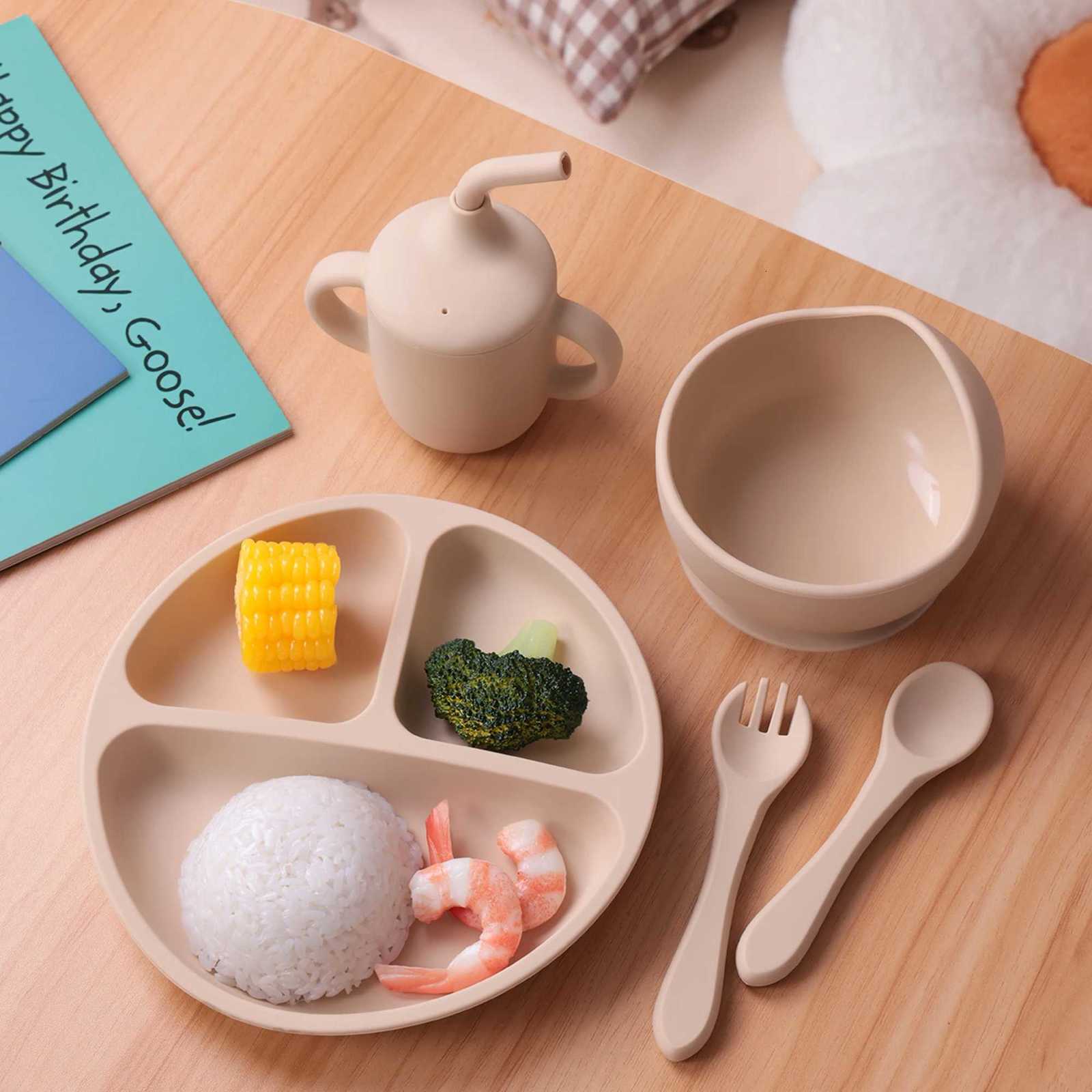 5PCS Color Kids Silicone Baby Feeding Set Suction Bowl Plate With Spoon Forks BPA Free Learning Utensils Mealtime Tableware X2508061