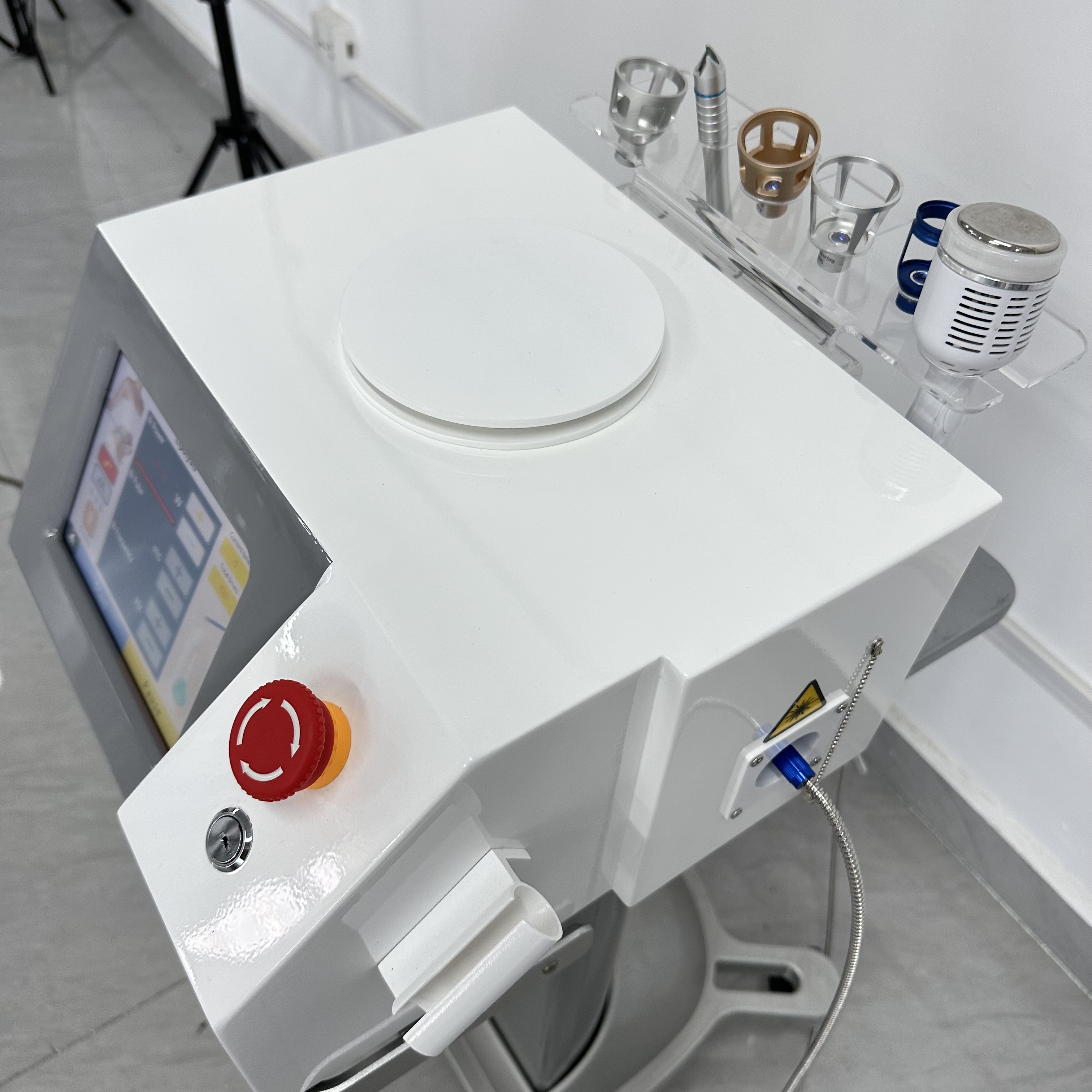 980nm Diode Laser Machine 6 in 1 Used For Vessel Removal Couperose Spider Veins Fungal Nails Local Fat Dissolution Physiotherapy