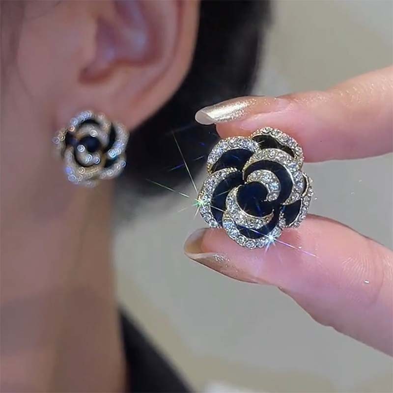 S925 Silver Needle Korean Women's Ear Nails Free Shipping Designer Luxury Jewelry Camellia Charm Ear Nails Fashion 3D Rose Ear Accessories