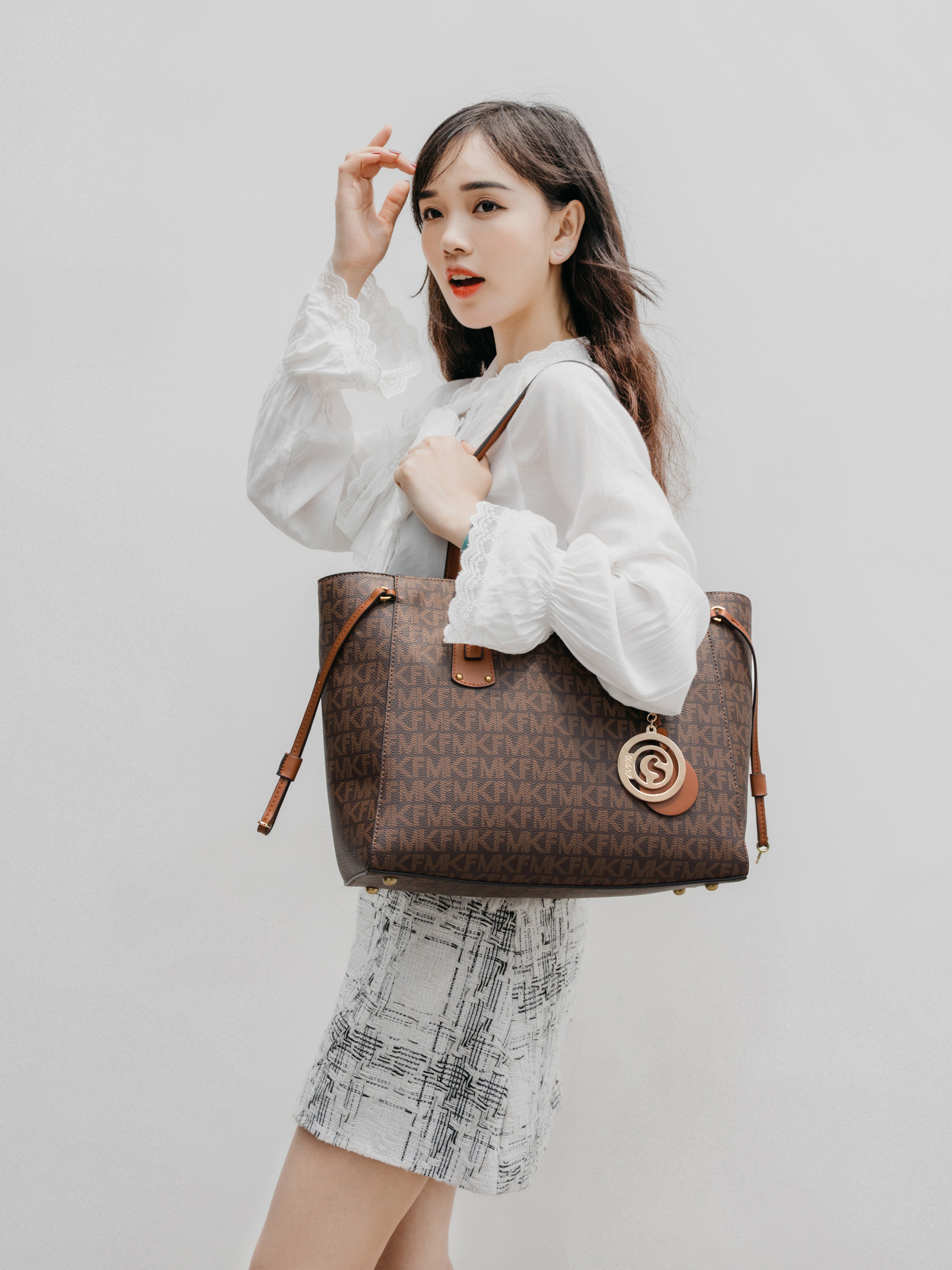 MKF designer bag free shipping Light luxury High quality casual fashion tote bag versatile classic letter shoulder bag for woman