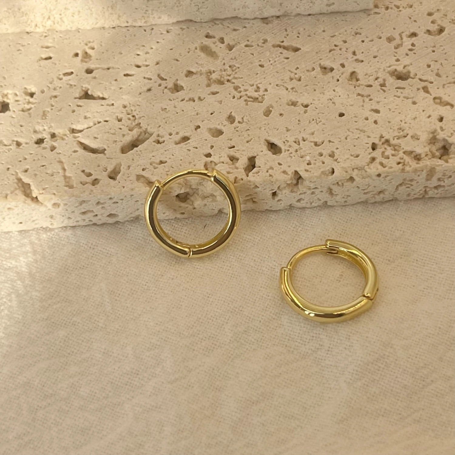 6-15mm Stainless Steel Earring Minimalist Classic Round Gold Color Earring for Women Men Tiny Huggie Hoop Rock Jewelry Gift 250805