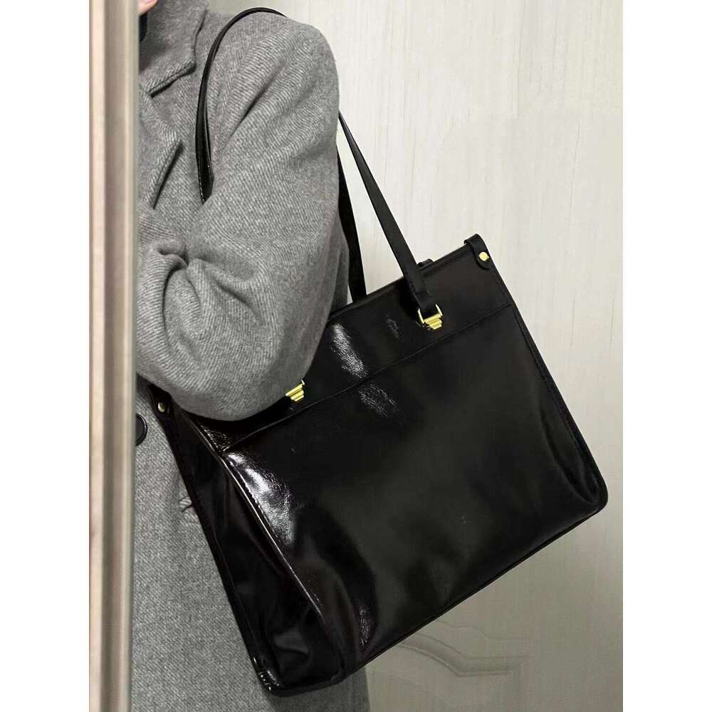 Designer Bag Tote bag Shoulder Bag Niche Design Large Capacity Tote For Women New Trendy High End Versatile Commuting Fashion Handbag