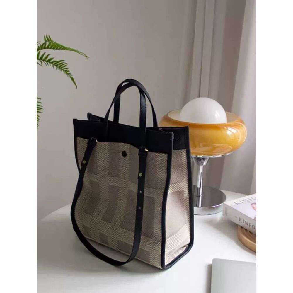 Designer Bag Tote Shoulder Bag Handheld Large Capacity Commuter Laptop For Women New High End Plaid Canvas Single Tote