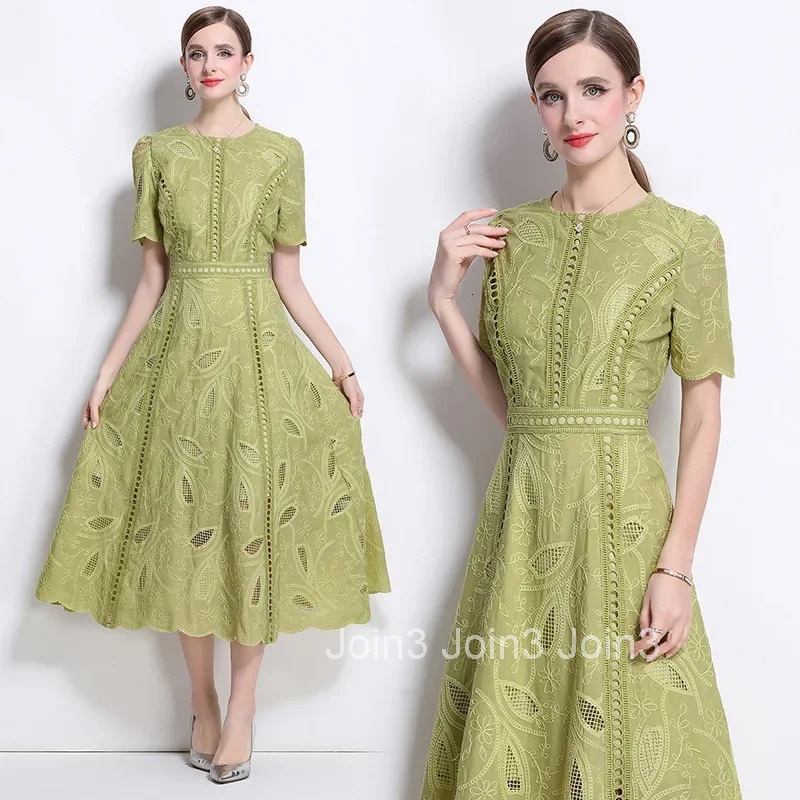 Elegant Lace Sleeve Midi Dress Womens round Neck Gored Skirt Short Sleeve Slimming Summer New Style Vintage High-End Feeling