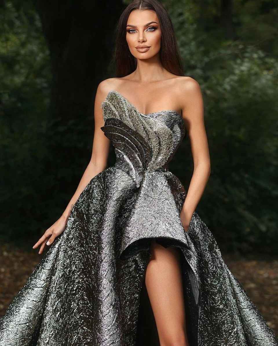 Satin Prom Dress A-Line Evening Dress Sleeveless V Neck Side Slit Sequins Appliques 3D Lace Prom Gowns Plus Size Customized vestido de novia