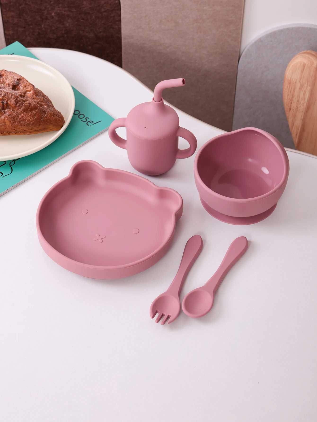 5PCS Customized Name Cartoon Silicone Baby Feeding Set Suction Dishes Plate Bowl BPA Free Sippy Cup Spoon Fork Baby Supplies X250806