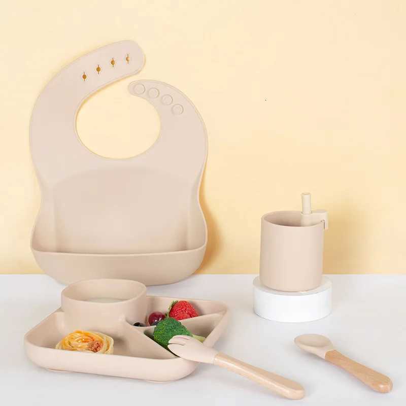 6PCS Childrens Tableware Set Baby Eating Food Training Silicone Tableware Set Baby Sucker Feeding Dishes Plate With Spoon Fork X250806