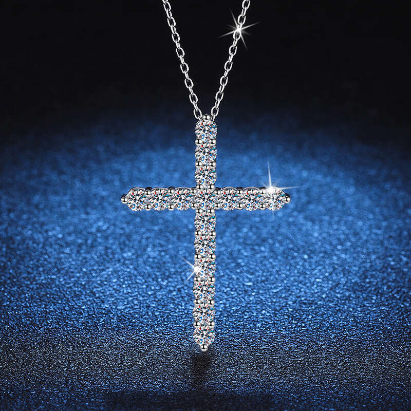Iced Out VVS Fashion Cross Pendant for Women 1.6 ct D Color Moissanite Dia Necklace