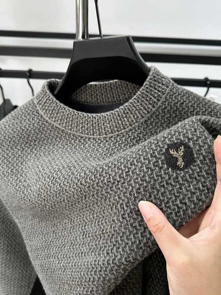 High-end Designer 2024 New Autumn Winter Mens Embroidery Sweater Thickening Fashion Round Neck Plush Velvet Knitwear Pullover W250806